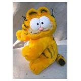 Vintage 1981 Garfield 10ï¿½ with Dakin tag.