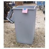 RUBBERMAID TRASH CAN