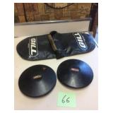 DISCUS WITH CASE