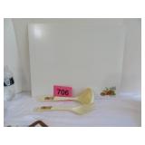 Spice Of Life (Cutting Board And Spoon Set)