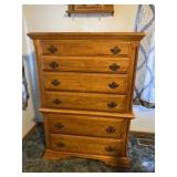 Maple Finish with Decorative Colonial Style