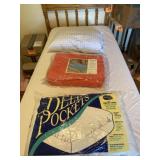 New Fashion Manor Blanket 80 x 90, Pillow
