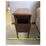 Ethan Allan American Maple Side Table with Wing