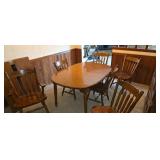American Drew beautiful oak dining room table