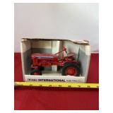 Ertl 1993 International Cub Tractor 1/16 Scale