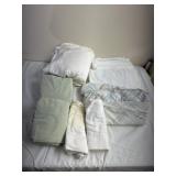 Twin and Queen Sized Blanket and Sheets