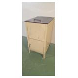 Metal Filing Cabinet 25 in Tall