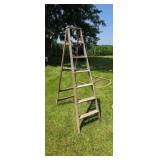 7 ft Wood Step Ladder