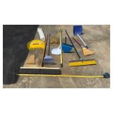 Brooms, Dustpans, Lightbulb Remover extension