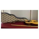 Lindell Guitar with Hard Case in American Pattern