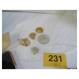 Monet, Sara Cov,Unmarket Brooches