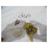 Vtg Celluloid Grape Brooches/Others