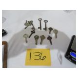 Vtg Old Keys