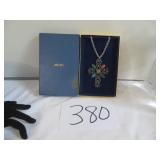 Vtg Avon Romananesque Pendant Necklace
