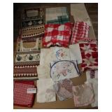 TABLE RUNNER, PLACEMATS, NAPKINS, ETC