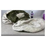 5-Bed Buddies green and white Sherpa pet bed