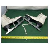Lake Placid Size 7 Ice Skates