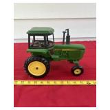 Vintage 1:16 scale ERTL John Deere Toy Tractor