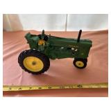ERTL John Deere 1953 Model 70 Row-Crop Narrow