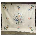 Hand Stitched Floral Appliquï¿½ Quilt Measures 87 x