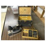 Singer Sewing Machine with Portable Case and