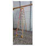 10 ft Fiberglass Step Ladder One Side is Broke
