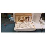 Nib Porcelain Christmas Ensemble