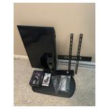 34 in samsung tv with mount and VR head set