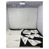 53 x 77 Table Cloth and 8 Cloth Napkins