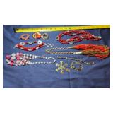 Vtg Fashion jewelry pieces, including