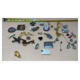 Brooches Pins-Vtg Costume Jewelry