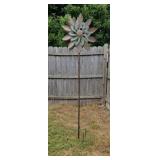 Metal Garden Wind Spinner with Leaf-Shaped Blades