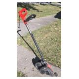 Black & Decker electric Edge Trimmer works.