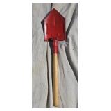 Military style folding shovel