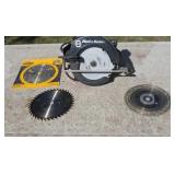 Black & Decker circular saw with blades works