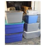 Plastic totes with lids