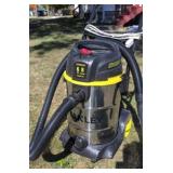 Stanley 8 gal shop vac works.