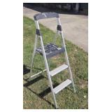Aluminum step ladder