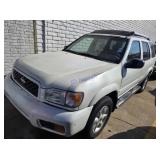 2002 Niss Pathfinder JN8DR09X52W655718 key runs an