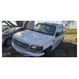 2000 Ford Expedition 1FMRU1568YLA39763 Accident