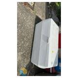 Rubbermaid 102-Quart Marine Cooler with Hinged Lid and Cup Holders