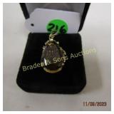 LADIES 14K GOLD AND GEMSTONE PENDANT WEIGHS 9.4