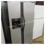 USED FRIGIDAIRE REFRIGERATOR IN WORKING ORDER
