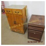 GROUP OF 2 PIECES OF FURNITURE