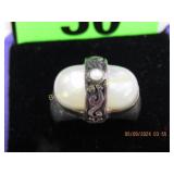 LADIES STERLING SILVER AND MOTHER OF PEARL RING