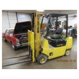 USED HYSTER 8000 LB FORKLIFT. RUNS ON PROPANE