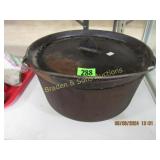 VINTAGE CAST IRON #12 DUTCH OVEN WITH LID