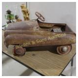 ANTIQUE WHITNEY REED PEDAL CAR