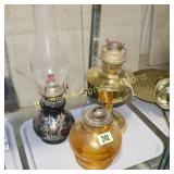 GROUP OF 3 ANTIQUE OIL LANTERNS.