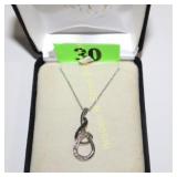 LADIES STERLING SILVER NECKLACE.